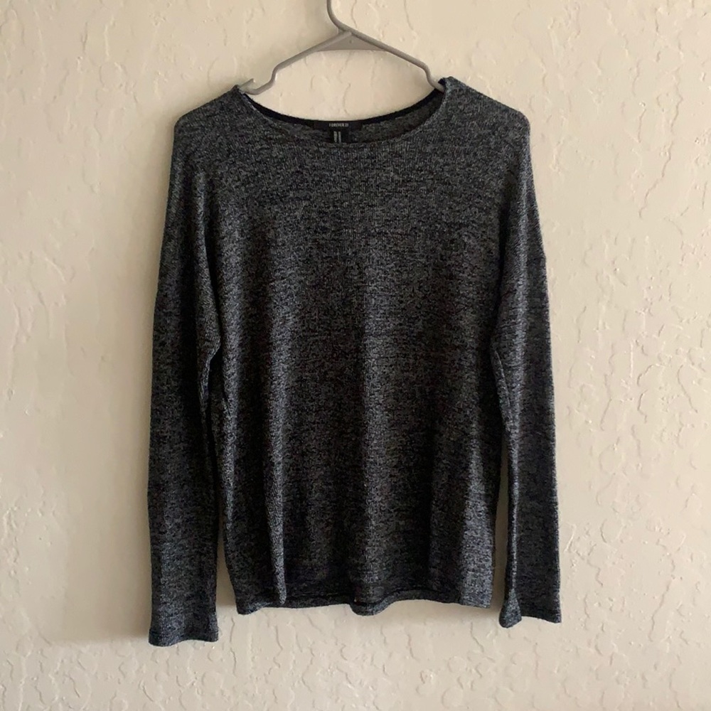 Mildly see-through light sweater/long sleeve